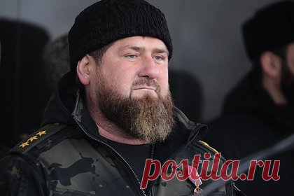 Кадыров предрек кару сжегшему Коран датчанину. Глава Чечни Рамзан Кадыров фразой «в бешеную собаку стреляют» отреагировал на сжигание Корана ультраправым датским политиком Расмусом Палуданом. Такое заявление он опубликовал в своем Telegram-канале. По словам Кадырова, Пуладан является религиозным террористом, и его рано или поздно настигнет кара.