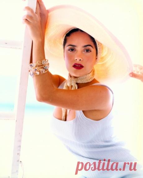 Лучшие фотографии сногсшибательной Сальмы Хайек из фото- сессий разных лет
