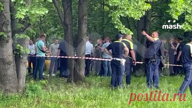 СК возбудил еще одно уголовное дело в рамках расследования убийства скейтера в Москве. В рамках расследования уголовного дела об убийстве мужчины в Москве возбуждено уголовное дело по факту посягательства на жизнь полицейских. Об этом сообщается в Telegram-канале столичного СК РФ. В ведомстве рассказали, что фигурант после ...