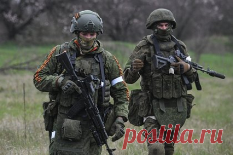 Минобороны заявило об отражении семи атак ВСУ в ДНР. Российские военные за сутки отразили семь атак Вооруженных сил Украины в Донецкой народной республике. Об этом журналистам сообщили в Минобороны. Там уточнили, что семь атак были отражены в районе населенных пунктов Красное и Богдановка в ДНР — там сложилась наиболее сложная обстановка.