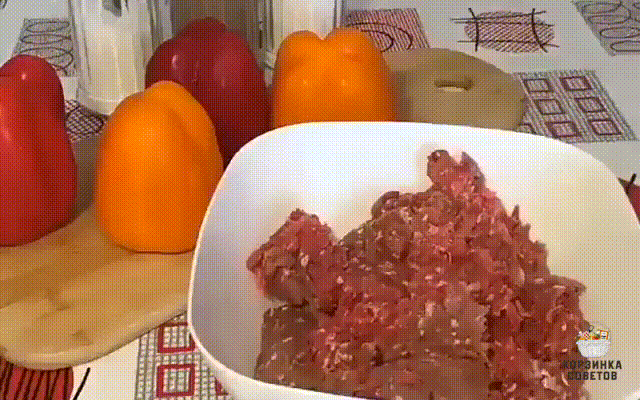 Интересный вариант фаршированных перцев. Хозяюшкам в копилку рецептов.