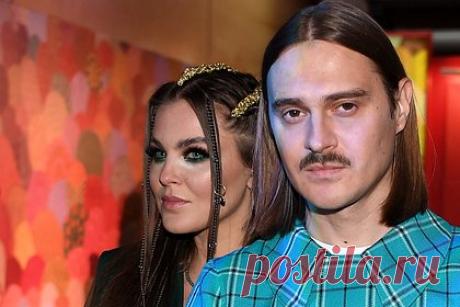 Little Big заявили об отмене концертов в Польше из-за «политического давления». Группа Little Big заявила об отмене концертов в Польше. Участники коллектива сообщили, что сделали все возможное, чтобы выступления в городах Краков и Катовице состоялись, однако вынуждены отменить концерты из-за «политического давления». Артисты выразили надежду на то, что смогут выступить в Польше позже.