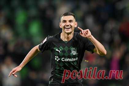 Европейский клуб захотел купить игрока из клуба РПЛ. Нидерландский «Аякс» захотел купить игрока «Краснодара» Эдуарда Сперцяна, сообщает издание De Telegraaf. По их данным, клуб из Амстердама выразил российской команде заинтересованность в полузащитнике и уже сделал предложение. Покупка может обойтись «Аяксу» в девять миллионов евро.