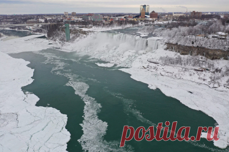 Ниагарский водопад замерз