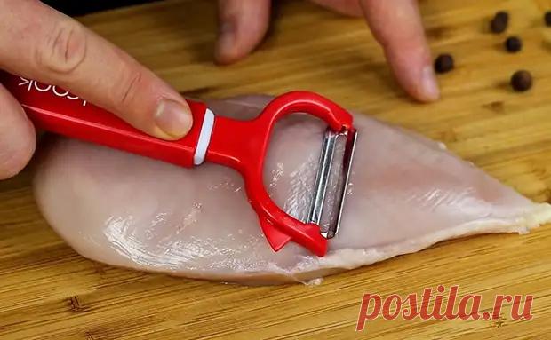 Кулинарная хитрость с овощечисткой: курицу больше не жарим, а сразу превращаем в деликатес - Будет вкусно - 10 апреля - Медиаплатформа МирТесен