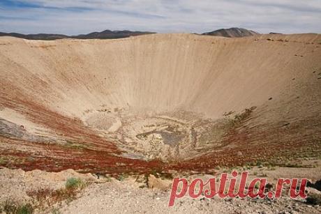 В России назвали провокацией взрыв на ядерном полигоне в США. Испытания, который провел Вашингтон на ядерном полигоне в Неваде, являются провокацией. Такое мнение выразил военный эксперт Иван Коновалов, его слова приводит Telegram-канал «Абзац». Вашингтон и дальше будет расширять ядерную программу Соединенных Штатов, отметил эксперт.