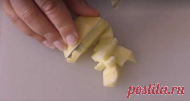 Свекровь поделилась рецептом ароматных яблочных пирожных. Десерт вкуснее, чем шарлотка