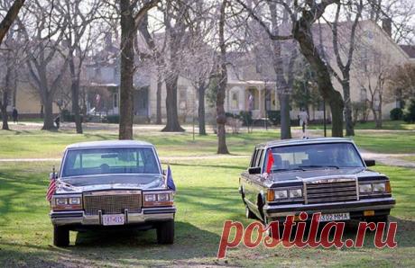 Автомобили из разных миров на одном удивительном фото: встреча руководителей США и СССР в Нью–Йорке, 7 декабря 1988 года
