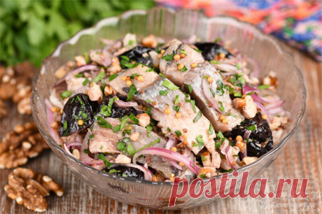 Селедка с черносливом и грецкими орехами. Отличная закуска на праздничный стол (рецепт с фото) | Совет да Еда | Яндекс Дзен