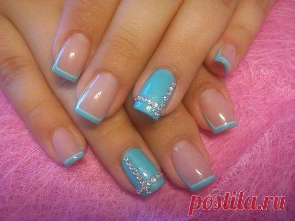 Квадратный френч со стразами / Логика моды