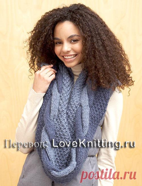 Шарф спицами с косой и крупным жемчужным узором.