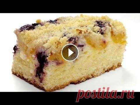 Простой ягодный пирог. Пошаговый рецепт вкусной домашней выпечки. У этого пирога мягкая нежная основа, сочная ягодная начинка и хрустящая крошка сверху. Ягоды или фрукты подойдут любые, так же можно использовать замо...