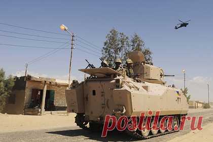 Боевики ИГ убили семь военнослужащих в египетском городе. В результате подрыва бомбы на пути следования колонны египетских военных погибли семь человек. Ответственность за теракт взял на себя «Вилаят Синай» — подразделение террористической организации «Исламское Государство». Среди погибших один офицер, еще шесть военнослужащих получили ранения.