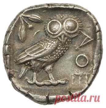 Совушки/Owls – Сообщество – Google+У древних греков сова была птицей Афины, ночной полёт сов означал благосклонность этой богини. 
Греки изображали домового сыча на серебряных монетах в 4 драхмы — тетрадрахмах, чеканившихся в Афинах еще в V в. до н. э., на различных измерительных сосудах как птицу Афины, покровительницы города. Раньше она была богиней темноты, видимо поэтому возникла связь с ночными птицами. Отсюда, кстати, современное научное название рода домовых сычей — Athene.﻿