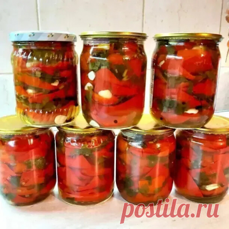 Гогошары по-молдавски на зиму: обжигающе вкусно!
Предлагаю Вам простой, но очень вкусный рецепт заготовки сладкого перчика необычной формы без особых заморочек.