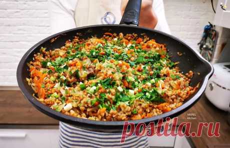 Рецепт очень вкусной и сытной гречки на сковороде «по-купечески». Делается быстро и просто | MEREL KITCHEN | Пульс Mail.ru Сегодня я хочу поделиться с вами вкусным рецептом гречки, приготовленной "по-купечески". Теперь я больше не варю гречку в кастрюле, а готовлю...