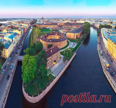 Аудиоэкскурсии по самым красивым места Санкт-Петербурга!

Автор фото: Антон Галахов (Anton_galakhov).