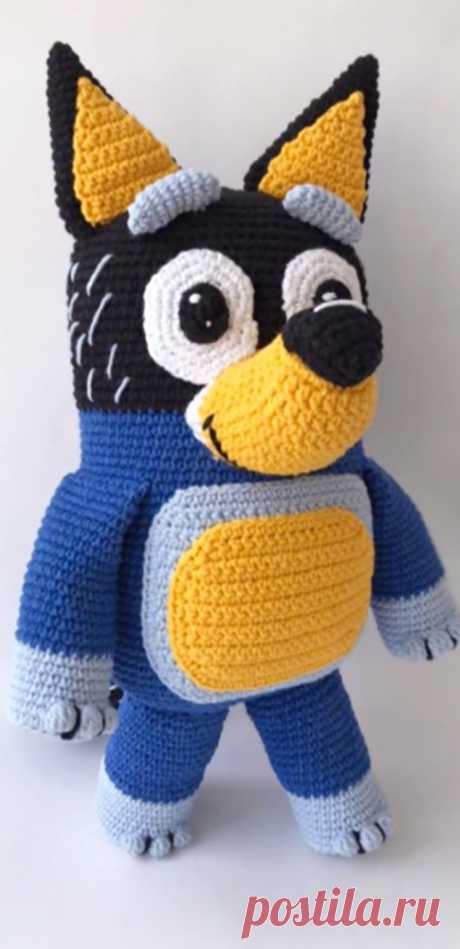 PDF Бандит Хилер крючком. FREE crochet pattern; Аmigurumi animal patterns. Амигуруми схемы и описания на русском. Вязаные игрушки и поделки своими руками #amimore - большая собачка из мультфильма &quot;Блуи&quot;, собака, щенок.