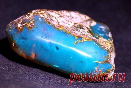 Голубой янтарь (доминиканский): свойства и описание, украшения и уход за ними, стоимость, кому подходит синий минерал
