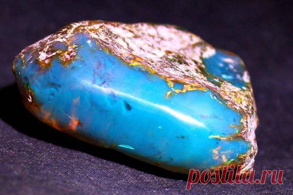 Голубой янтарь (доминиканский): свойства и описание, украшения и уход за ними, стоимость, кому подходит синий минерал