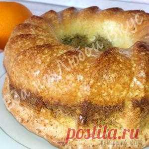 Сладкий пирог на скорую руку к чаю! Очень вкусный и простой в приготовлении сладкий пирог, готовится в духовке с добавлением халвы! Очень мягкий и рассыпчатый, с вкусной прослойкой и хрустящим верхом. Ваши близкие точно оценят, обязател...