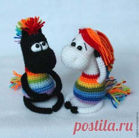 Радужные лошадки