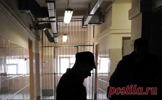 Минюст исключил возможность возвращения смертной казни в России. В соответствии с позицией Конституционного суда России, возможность возвращения смертной казни в стране «фактически исключена», сообщил замглавы Минюста России Андрей Логинов на презентации доклада России в Совете ООН по правам человека в Женеве.
