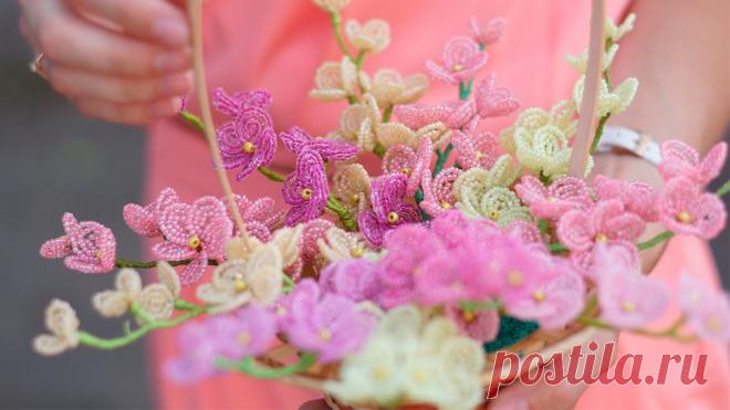 Корзина С Яркими И Сочными Цветами Из Бисера! Своими руками делаем корзину с цветами из бисера. Весенняя нежная композиция с цветущими веточками из бисера отлично подойдет как подарок на свадьбу или день...