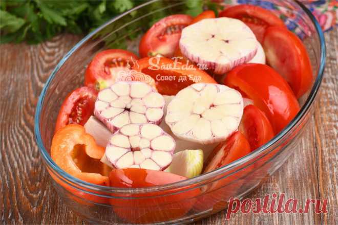 Часто запекаю овощи в духовке. Показываю какие вкусные блюда из них готовлю (рецепт с фото)  😋
Овощи в духовке получаются очень вкусными, сочными и ароматными. В качестве гарнира к мясу или рыбе можно подать такой салат. Я люблю запекать овощи в рукаве для запекания. 
Рецепт:
Картофель - 5 шт.
Сладкий перец - 2 шт. (крупный)
Помидоры - 2 крупных
Лук - 1 шт. крупный
Кабачок - 1 среднего размера
Чеснок - 2 зубчика
Сыр твердых сортов - 100 г
Майонез - 3 ст. л.
Масло растительное для жарки - 4 ст.…