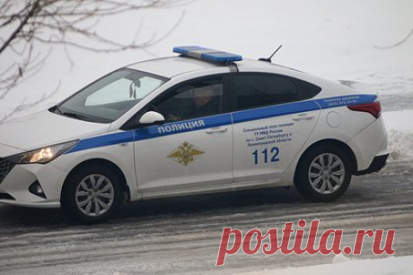 В Петербурге приехавший с СВО врач пожаловался на песню Сердючки в магазине. В Санкт-Петербурге приехавший в отпуск со специальной военной операции врач возмутился песней «Ще не вмерла Украина» украинского артиста Андрея Данилко, выступающего под псевдонимом Верка Сердючка, которую включили в магазине «Галамарт». Полиция города начала проверку по факту произошедшего.