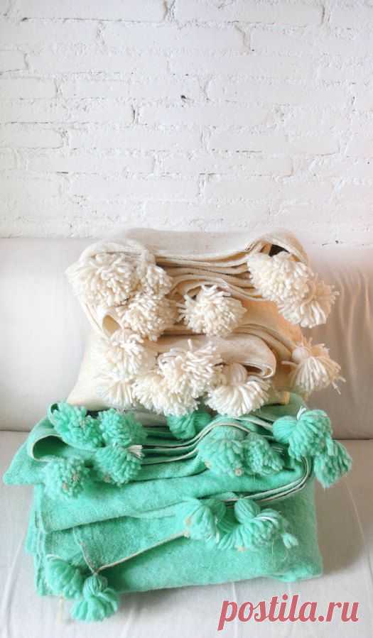 Moroccan POM POM Wool Blanket - Turquoise