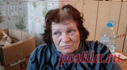 «Все погибли»: беженка из Селидово — о смерти родственников в результате обстрела ВСУ. Эвакуированная из города Селидово Татьяна рассказала RT, как украинские солдаты убили её родственников. По частному дому, в котором укрывалась семья, открыли огонь артиллеристы ВСУ. Читать далее