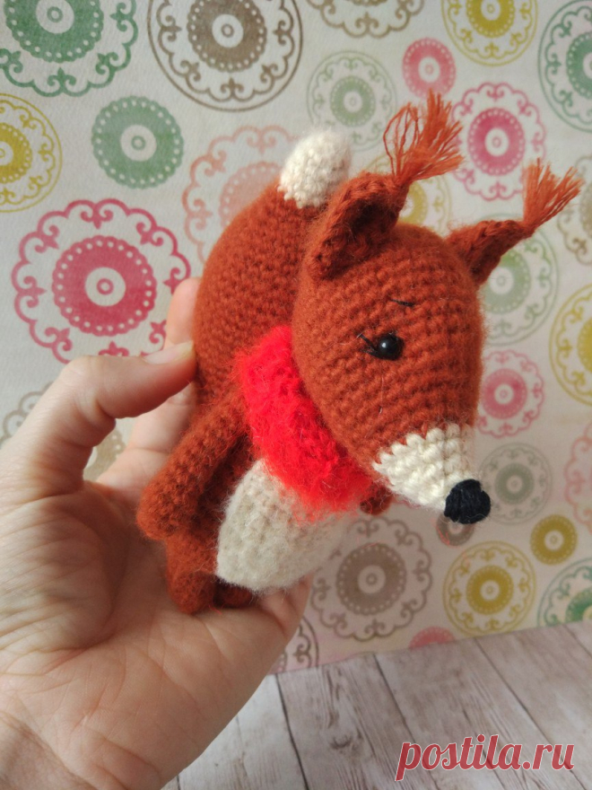 PDF Белка-рукоделка. FREE amigurumi crochet pattern. Бесплатный мастер-класс, схема и описание для вязания игрушки амигуруми крючком. Вяжем игрушки своими руками! Белка, белочка, squirrel, wiewiórka, eichhörnchen, feh, écureuil. #амигуруми #amigurumi #amigurumidoll #amigurumipattern #freepattern #freecrochetpatterns #crochetpattern #crochetdoll #crochettutorial #patternsforcrochet #вязание #вязаниекрючком #handmadedoll #рукоделие #ручнаяработа #pattern #tutorial #häkeln #amigurumis