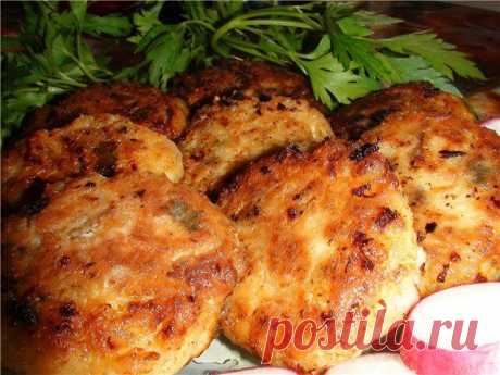 Котлеты от баварского шефа (с грибами и квашеной капустой)