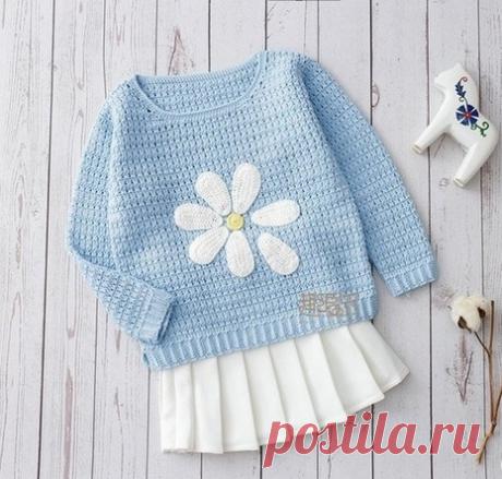Пуловер ромашкой