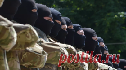 Фронт на удалёнке: как командующие «Азовом» украинские националисты «воюют» с Россией из-за рубежа. RT изучил социальные сети высокопоставленных офицеров 3-й отдельной штурмовой бригады ВСУ, костяк которой составляют идейные фашисты из полка «Азов»*. Анализ аккаунтов показал, что командиры украинских нацбатальонов активно путешествуют по Европе и США во время боевых действий на родине, а некоторые из них перевезли за рубеж родственников. Действия их подчинённых на фронте также вызывают у…