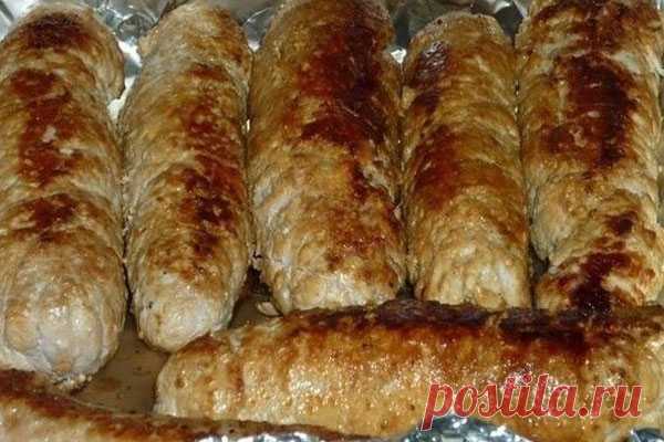 Мясные рулетики

Блюдо, с которым можно экспериментировать бесконечно, выбирая любую начинку и способы приготовления. Но я остановилась на этом варианте, и моя семья была в восторге.