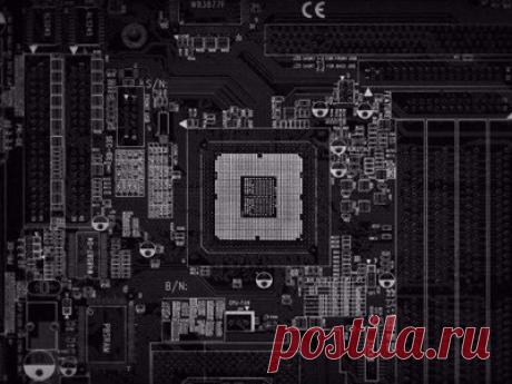 Исследователи придумали новый метод охлаждения компьютерных процессоров На сегодняшний день для охлаждения электронных систем в большинстве случаев используются разнообразные радиаторы. Обычно они охлаждаются либо воздушным потоком, либо жидкостью, циркулирующей по замкнутой системе. Однако учёные из Университета Дьюка совместно со специалистами Intel придумали новый способ отведения тепла от высокопроизводительных электронных компонентов. Они предлагают использовать для этого специальную…