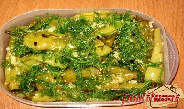 Маринованные перцы ПО-армянски ! «ЛЮБОВЬ НА ВСЮ ЖИЗНЬ». Попробовав один раз-это станет вашей ЛЮБИМОЙ закуской на всю жизнь. Вам понадобятся: 1 кг перца (лучше взять не болгарские, а зеленые длинные) 300-400 г воды 200 г растительного масла 0.5 ч. л. сах. песка примерно 100 г уксуса лавровый лист перец горошком 3 зубчика чеснока