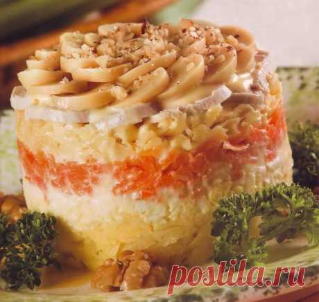 Салат слоеный с курицей