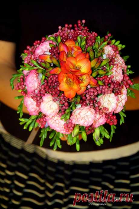 Друзья! Замечательные сегодня работы сделали наши студенты. Учеба это удовольствие и раскрепощение. Я благодарна своим ученикам за их труд, терпение и усердие - их работы делают меня счастливой!