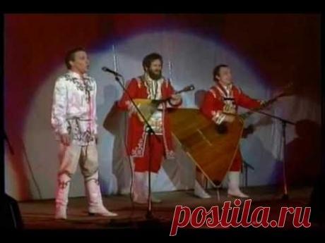 Выйду на улицу, гляну на село