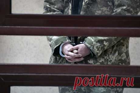 33 украинских военных получили срок за артобстрел жилых домов в ДНР. Верховный суд Донецкой народной республики вынес приговор 33 военнослужащим 36-й отдельной бригады морской пехоты и 17-ой отдельной танковой бригады Вооруженных сил Украины (ВСУ) за обстрелы жилых домов из артиллерийских орудий. Осужденным назначено наказание сроком от 27 лет до 29 лет лишения свободы.