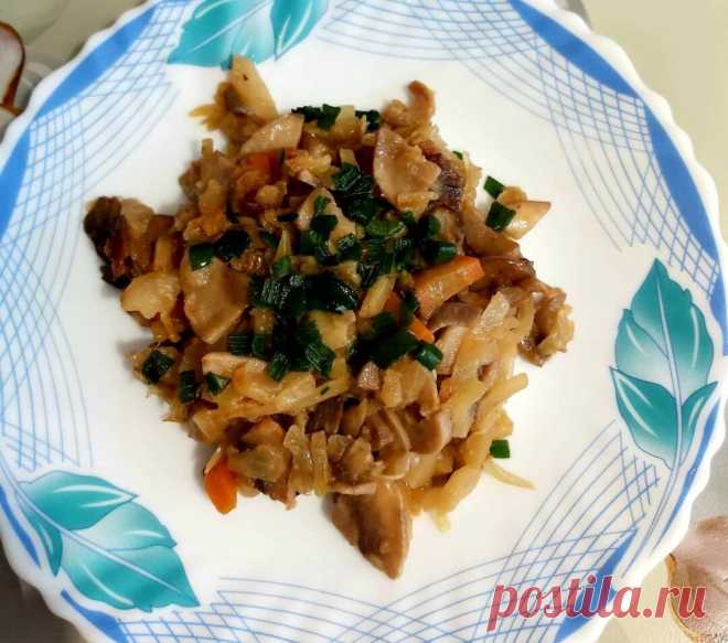 Тушеная капуста с грибами