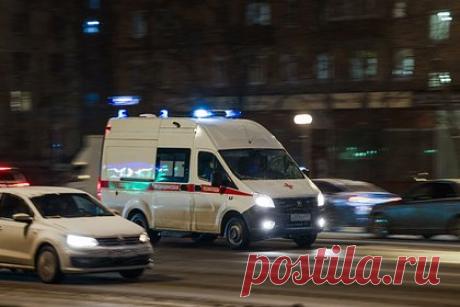 В Москве боец джиу-джитсу проломил череп школьнику и скрылся. В Москве боец джиу-джитсу избил подростка на автостоянке за то, что он пинал припаркованные автомобили. Одиннадцатиклассника госпитализировали с переломом черепа, черепно-мозговой травмой и ушибом мозга. Мужчина с места происшествия скрылся, но его задержали спустя сутки.