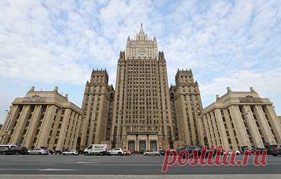 В МИД РФ предостерегли Киев от потенциальных тяжелых инцидентов на Запорожской АЭС. В ведомстве заявили, что киевский режим усиленно распространяет дезинформацию о ядерных рисках, якобы исходящих от России