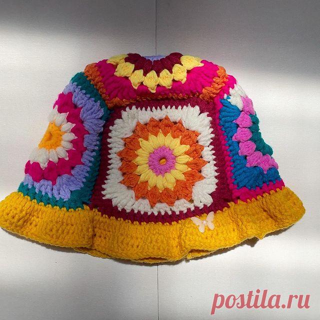 I made a hat. Not just any hat but a hat for THE @sharinashahrin_ 😮‍💨😮‍💨😮‍💨❤️You dont even understand the honour and joy this has brought me 😭❤️❤️I want to say i dont have favourites but i cant 😵‍💫😵‍💫👊🏼This was way out of my usual colour pallete and thats why i love it so much x