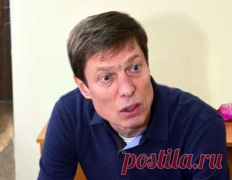 Почему исчез с экранов и как сложилась жизнь юмориста Владимира Моисеенко из «Кривого зеркала»