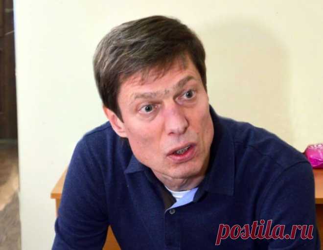 Почему исчез с экранов и как сложилась жизнь юмориста Владимира Моисеенко из «Кривого зеркала»