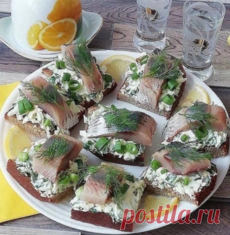 ТАРТИНКИ С СЕЛЕДКОЙ "МИРОВОЙ ЗАКУСОН"

ИНГРЕДИЕНТЫ:
3 яйца
пучок зелёного лука (грамм 100)
Показать полностью...